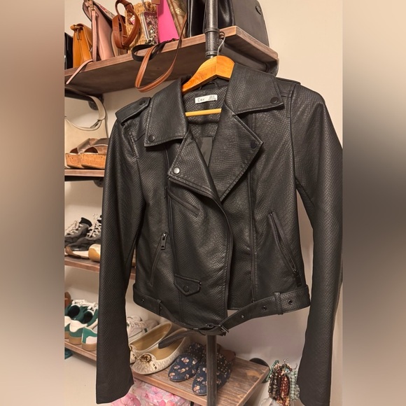 Black jacket - Picture 6 of 6